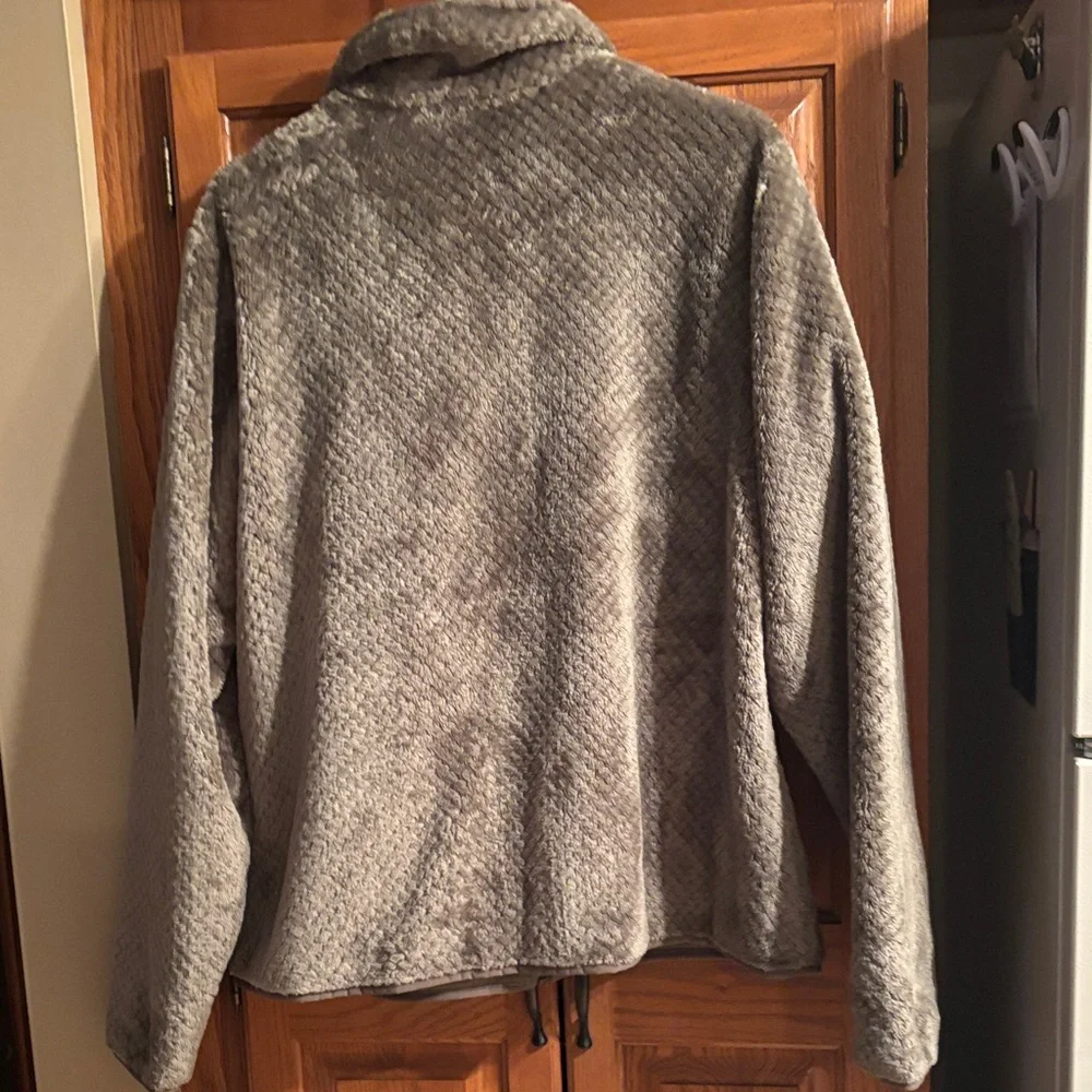 Cozy Teddy Jacket in Green - Picture 2 of 2